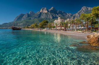 Отдых в Кемере в июле: пляж, море и горы Тавр.