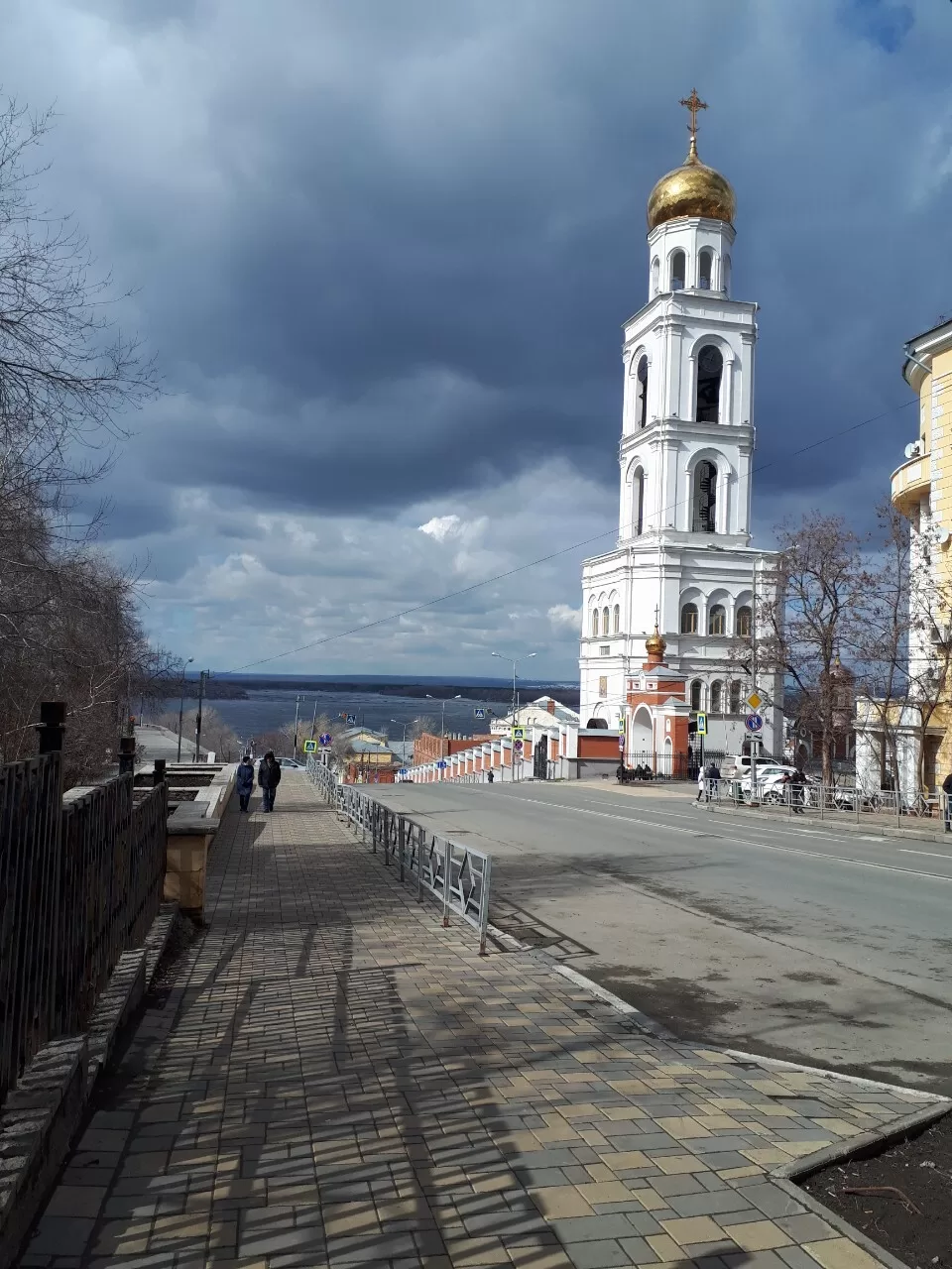 Колокольня с церковью Николая Чудотворца в Иверском монастыре в Самаре