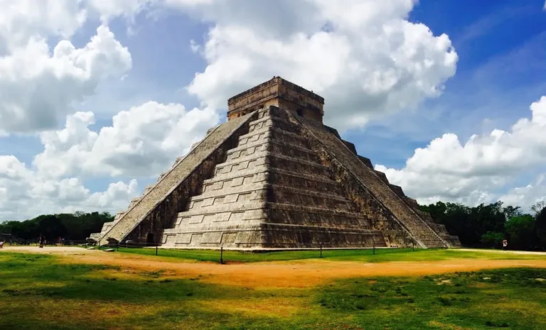 Chichen Itza El Castillo pyramid